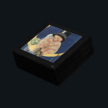 Caja De Regalo Boda vintage, novia linda y novio en una luna<br><div class="desc">Imagen de boda romántico y amor por el ilustracion de la época que muestra a una linda pareja de bebés sentada en una luna creciente en el cielo nocturno con estrellas brillantes. La novia luce un velo y un ramo de flores boda y florido. El novio tiene un sombrero de...</div>
