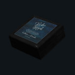 Caja De Regalo Cita de la dama de honor azul de la Marina Luster<br><div class="desc">Diseño de acuarela azul oscuro, con tipografía de espuma plateada, y hermosa textura de fondo de acuarela. Con Fuentes Modernas De Guión De Moda. Un estilo moderno y lujoso - Bridesmaid Personalizada Cita de Corazón Keepsake Caja de Regalos de Madera Personalizada! ~ Revisa mi tienda para ver toda la suite...</div>