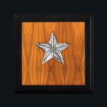 Caja De Regalo Cromado como estrella náutica en la Veneer de teca<br><div class="desc">Un diseño de estilo estrella aplicado con un cromo plateado sobre un fondo de madera de teca. Un auténtico regalo náutico moderno. Aquí hay una selección de finas gorras de béisbol con bordados personalizados, en un estilo náutico, que puedes personalizar fácilmente para que sea tan único como tú. Utilice el...</div>