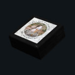 Caja De Regalo Cualquier texto se casa conmigo propuesta Anillo d<br><div class="desc">Convierte tu proposición matrimonial en memorable y romántico con una caja de regalo para el anillo de fotos de un personalizado. Imagen, cita y "¿Te casarás conmigo?" son palabras simples de personalizar. (CONSEJO DE COLOCACIÓN DE IMÁGENES: para centrar la foto exactamente como quieras, córtelo en forma cuadrada antes de subirla...</div>