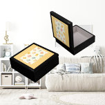Caja De Regalo Cute Kawaii Libros Joyería de Madera Keepsake Box<br><div class="desc">Cute adorables libros al estilo kawaii,  creados digitalmente. ¡Un diseño adorable para los niños y para los amantes del libro! Personalizar tu color de fondo o agrega texto!</div>
