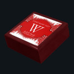 Caja de regalo de Boda del aniversario de la coraz<br><div class="desc">Caja de Regalo boda : Elegante y único marco de encaje rojo fractal sobre blanco - Exquisito y elegante boda, aniversario o compromiso presente. Personaliza con nombres, fecha de aniversario y monograma o números - hecho en una maravillosa caja de regalo de madera para guardar baratijas, joyería para tus quequitos...</div>