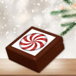 Caja de regalo de candy de menta de menta<br><div class="desc">Tu regalo se destacará. Almacene tesoros,  joyas o su secreto montón de dulces de menta en esta elegante caja de regalo. Decorada con un moderno diseño de remolinos rojos y blancos para unas vacaciones de Navidades o un regalo de Día de San Valentín.</div>