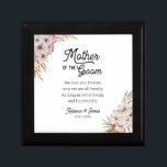 Caja de Regalo de Mensajes Personalizados de la Ma<br><div class="desc">Un regalo de la Madre del boda Groom que presenta un diseño floral boho y un diseño moderno de caligrafía. Personalizado el mensaje, los nombres y la fecha utilizando la opción de personalización. ¿Buscando algo más personalizado? Por favor, contáctame para un pedido de personalizado. **** Para las solicitudes de personalizado...</div>