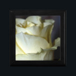 Caja de regalo de rosa amarillo<br><div class="desc">Un regalo muy agradable para todas las ocasiones</div>