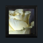 Caja de regalo de rosa amarillo<br><div class="desc">Un regalo muy agradable para todas las ocasiones</div>