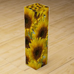 Caja de regalo de vino Girasol<br><div class="desc">Caja de regalo de vino Algo para todos ofrece una caja de regalo de vino personalizada especialmente para ese momento especial con sus seres queridos. Esta caja de regalo de diseño único impresionará a sus amigos y familiares. Mientras usted está aquí usted puede querer ver otros artículos de baño relacionados...</div>