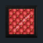 Caja De Regalo Dorado Diamante Cuero Tirado Nombre de texto Rojo<br><div class="desc">Golden Diamond Tufted Leather Personalizado Nombre de texto Red Gold Personalized Gift - Elija / Añadir su texto favorito - Nombre O Eliminar texto - Hacer su regalo especial - Redimensionar y mover o eliminar y agregar texto / elementos con la herramienta Personalización. Elige tu fuente / tamaño / color...</div>