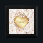 Caja De Regalo Elegancia rosa de champagne<br><div class="desc">Sutil y elegante en blanco con damasco de borde dorado o corazón dorado,  con una encantadora profusión de rosas rosa de champán en la frontera. Personalizar con la información de su boda.</div>