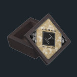 Caja De Regalo Elegante 1er aniversario de Boda de papel<br><div class="desc">¡Celebra el primer aniversario del boda de papel con esta elegante caja de conservas! Las elegantes letras en blanco y negro con confeti hexagonal sobre un fondo de papel envejecido añaden un toque memorable a esta ocasión especial y un hito. Personaliza con los nombres y fechas de matrimonio de la...</div>