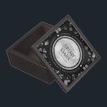 Caja De Regalo Elegante 25° aniversario Boda de Plata<br><div class="desc">¡Celebremos el 25º aniversario del boda con esta caja conmemorativa de sake! Las elegantes letras en blanco y negro con confeti hexagonal en Relieve metalizado plateado y fondo negro añaden un toque memorable a esta ocasión especial y un hito extraordinario. Personalizar con los nombres de la pareja feliz, años de...</div>