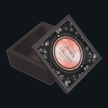 Caja De Regalo Elegante 35° Aniversario del Boda de Coral<br><div class="desc">¡Celebremos el 35 aniversario del boda con esta caja conmemorativa! Las elegantes letras de serif en blanco y negro con confeti hexagonal en los fondos de coral y negro añaden un toque memorable a esta ocasión especial y un hito extraordinario. Personalizar con los nombres de la pareja feliz, años de...</div>