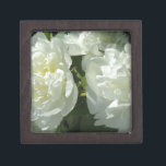 Caja De Regalo Elegante foto de una joya blanca floral<br><div class="desc">Las peonías blancas elegantes brillan en el sol del mediodía.</div>