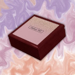 Caja De Regalo Elegante Rosa Purpurina Monograma Nombre |<br><div class="desc">Personaliza con tu propio nombre. Esta caja de Keepsake de joyas de madera hace una declaración con un elegante rosa purpurina sobre un fondo rosa rosa. Perfecto para uso en casa y oficina.</div>