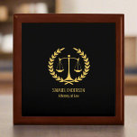 Caja De Regalo Elegante y elegante Negra y Oro Abogado de Negocio<br><div class="desc">Elegante caja de regalo para abogados y abogados de oficio Black & Gold es el regalo perfecto para cualquier abogado o bufete de abogados. Es una manera única y reflexiva de mostrar aprecio y causar una gran impresión. Seguramente será un éxito en la oficina.</div>