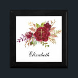 Caja De Regalo Elegantes Rosas de Borgoña Crucifix Bridesmaid<br><div class="desc">Con una hermosa imagen católica tradicional de un crucifijo de oro/anillos bodas sobre rosas de Borgoña. Se pueden modificar todo el texto y las fuentes.</div>
