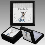 Caja De Regalo Estrellas de cebra cúrcuta añaden nombre de pulsad<br><div class="desc">Mantén la caja de regalo para los niños. Personaliza con un nombre. Con una linda cebra,  puntos de polka y estrellas con los colores gris y blanco.</div>