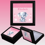 Caja De Regalo Estrellas de elefante lindo añaden el nombre de ke<br><div class="desc">Mantén la caja de regalo para los niños. Personaliza con un nombre. Con un elefante lindo,  puntos de polka y estrellas con los colores rosa y blanco.</div>