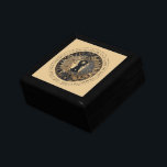 Caja De Regalo Estrellas de luna de sol celestial Medianoche Ciel<br><div class="desc">Un elegante mosaico de estrellas de luna de sol antiguo que se puede personalizar con tu propia cita favorita o tu nombre. Se pueden utilizar para la decoración casera,  como gallos o como azulejos decorativos. Fondo de color arena. Puedes añadir tu cita favorita o tu nombre.</div>