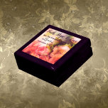 Caja De Regalo Faith Hope Love Keepsake Box<br><div class="desc">Hermosa caja de regalo de madera lacada con una baldosa floral con el mensaje atemporal: "Fe, esperanza y amor, pero el mayor de ellos es el amor". Una caja perfecta para joyas, keepsakes o baratijas especiales. Esta elegante pieza es un regalo significativo para los cumpleaños, el Día de la Madre,...</div>