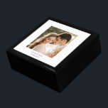 Caja De Regalo Foto boda Wood Keepsake<br><div class="desc">Una elegante caja de conservas barnizadas de madera boda personalizada. Reemplace esta foto con su propia foto favorita del boda.</div>