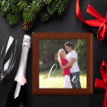 Caja De Regalo Foto de pareja<br><div class="desc">Las parejas fotografian regalos personalizados. Crédito de la foto: Photography © Storytree Studios,  Stanford,  CA.</div>