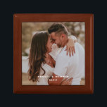 Caja De Regalo Foto de recién casados Carcasa de Keepsake con joy<br><div class="desc">Personalizar esta caja de regalo con foto y nombres. Hace una gran idea de regalo para los recién casados,  recién casados,  aniversario y más.</div>