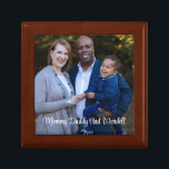 Caja De Regalo Foto familiar Keepsake Box<br><div class="desc">Una caja de conservas de fotos para familias. Reemplace este ejemplo de marcador de posición con su propia foto familiar.</div>