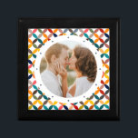 Caja De Regalo Foto personalizado Moderna Colorida Personalizada<br><div class="desc">Personalizado Photo Modern Colorful Personalized Gift Box con un colorido diseño geométrico moderno con tu foto favorita en el centro. FOTO TIP: céntrate tu foto antes de subir a Zazzle. Diseñado por Evco Studio www.zazzle.com/store/evcostudio</div>