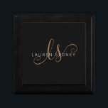 Caja De Regalo Guión femenino de oro negro moderno monogramado<br><div class="desc">Moderna Caja de Regalo Monogramada con Guión Femenino de Oro Negro. Personalice fácilmente esta moderna y elegante caja de regalo con su monograma y nombre personalizado.</div>