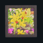 Caja De Regalo Hermosas orquídeas amarillas de otoño<br><div class="desc">Hermosas orquídeas amarillas adorables flores florecientes de orquídea amarilla. Foto de Sandy Closs Great para todas las temporadas de verano invierno y otoño. tropical,  moderna,  otoño,  flor,  flores,  floral,  primavera,  orquídea,  jardín,  boda,  bodas, </div>