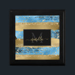 Caja De Regalo Iniciales monogramadas Black Blue Gold<br><div class="desc">Casilla de regalo de impresión azul celeste brillante en pinceladas con oro,  purpurina,  negro y adornado con su monograma de escritura,  nombre y inicial.</div>