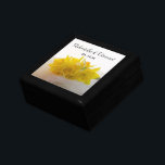 Caja De Regalo Ladrillos amarillos en la boda de la Primavera Bla<br><div class="desc">Los bonitos de Focos Amarillos en la Caja de Regalos de la Boda de la Primavera Blanca pueden ser personalizados con los nombres de la novia y el novio y su fecha de ceremonia de matrimonio en marzo, abril o mayo. Crea un obsequio personalizado para los recién casados o un...</div>