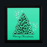 Caja De Regalo Leopard cheetah Christmas Tree Gift Box<br><div class="desc">Agradable,  luminoso y moderno con un árbol de navidad de estampado animal en azul turquesa y estrellas. Un regalo de Navidades a la moda,  chabacanos y guapos. Personalízalo con tu propio texto/ mensaje/ nombre.</div>