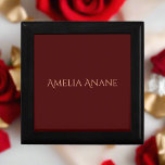 Caja De Regalo Magnífica tipografía rosa de color rojo oscuro y R<br><div class="desc">Esta elegante caja de regalo de tipografía de color rojo oscuro y rosa oscuro exuda la sofisticación con su refinada combinación de colores y diseño moderno. Perfecto para la presentación de regalos especiales,  añade un toque elegante y personalizado a cualquier ocasión.</div>