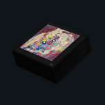 Caja De Regalo Maiden (Virgen), Gustav Klimt, Art Nouveau vintage<br><div class="desc">La Maiden (conocida como La Virgen) (1913) de Gustav Klimt es un retrato de arte Art Nouveau de la época victoriana. Varias mujeres bostezando, estirando y durmiendo en una cama cubierta con coloridas mantas de mosaico. Sobre el artista: Gustav Klimt (1862-1918) fue un pintor sinfín austríaco y uno de los...</div>