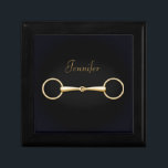Caja De Regalo Manejo ecuestre personalizado<br><div class="desc">Esta elegante caja de personalizado tiene un ilustracion de un trozo de serpentín de anillo suelto de oro pulido. Puede personalizarlo con su nombre,  su nombre de caballo u otra palabra de su elección.</div>