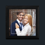 Caja De Regalo Marco moderno y fotografía monográfica<br><div class="desc">Diseño fotográfico de purga completa con un marco delgado elegante y un monograma de 3 letras. Personalízalo para el día de la madre,  como regalo de boda o aniversario,  regalo de graduación,  etc.</div>