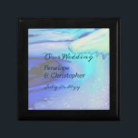 Caja De Regalo Moderno Ocean Water Blue Abstract Beach Wedding<br><div class="desc">Un espléndido fondo abstracto azul del agua del océano y letras verde azuladas oscuras en un elegante emparejamiento de textos hacen de esto un perfecto favor náutico gracias o conservando el diseño para su boda de playa.</div>