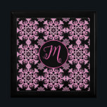 Caja De Regalo Monograma de la hoja de nieve del Boho rosa del bo<br><div class="desc">Diseño intrincado de hojas de copo de nieve en rosa pastel bonito sobre negro. Girly,  femme,  vibrante. Magnífica declaración con un lindo ambiente de boho. Incluye Monograma Inicial que se puede editar fácilmente usando el botón "Personalizar" de Zazzle. Pídete o dales como regalo.</div>