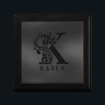 Caja De Regalo Monograma de lujo K sobre gris oscuro<br><div class="desc">Diseño monocromático con la lujosa letra K - en negro sobre un fondo gris oscuro. Todas las cartas están disponibles bajo petición.</div>
