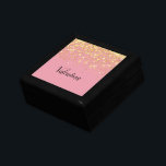 Caja De Regalo Monograma del Purpurina de oro rosa Rubor Girly<br><div class="desc">Fondo rosa femenino con una capa superior purpurina dorada. Texto de guión de moda negro.</div>