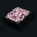 Caja De Regalo Monograma moderno de Damasco de Rosa rosa y negro<br><div class="desc">Haga de su regalo algo especial con la caja de regalo de Monograma Moderno de Rosa Negro y Rosa. Diseñado con un fondo rosa moda y un sofisticado patrón negro de adamascado de rosas y detalles florales, esta elegante caja le da un toque elegante a cualquier regalo. El círculo de...</div>