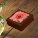 Caja De Regalo Naranja Single Dahlia Floral<br><div class="desc">Almacenar baratijas,  joyas y otros pequeños keepsakes en esta caja de regalo de madera con azulejos de cerámica que muestra la imagen de un naranja,  una flor única de Dahlia. ¡Un bonito diseño floral! Seleccione el tamaño y el color de su caja de regalo.</div>