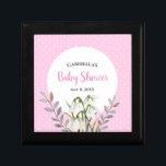 Caja De Regalo Nieve blanca de Baby Shower cae puntos rosados de<br><div class="desc">Diseñado en base al ilustracion floral acuático de gotas blancas de nieve de Farida Greenfield. Hermosas y delicadas flores blancas que acaban de emerger al final del invierno, que parecen chispas de nieve en el suelo. Tiene puntos de polka blanco rosado en el fondo y textos que pueden ser personalizados....</div>