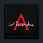 Caja De Regalo Nombra de monograma de guión negro rojo<br><div class="desc">Guión simple negro y rojo Monograma Nombre joyería Keepsake Box. Esto hace que la graduación perfecta,  el cumpleaños,  el boda,  la ducha de novia,  el aniversario,  la ducha de bebé o la fiesta de soltera sea un regalo para alguien que ama el lujo glam y los estilos de moda.</div>