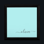 Caja De Regalo Nombre de Monograma del Guión Azul Verde azulado M<br><div class="desc">Guión simple Verde azulado Aqua Blue Monograma Nombre joyería Keepsake Box. Esto hace que la graduación perfecta, el cumpleaños, el boda, la ducha de novia, el aniversario, la ducha de bebé o la fiesta de soltera sea un regalo para alguien que ama el lujo glam y los estilos de moda....</div>