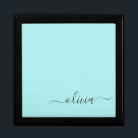 Caja De Regalo Nombre de Monograma del Guión Azul Verde azulado M<br><div class="desc">Guión simple Verde azulado Aqua Blue Monograma Nombre joyería Keepsake Box. Esto hace que la graduación perfecta, el cumpleaños, el boda, la ducha de novia, el aniversario, la ducha de bebé o la fiesta de soltera sea un regalo para alguien que ama el lujo glam y los estilos de moda....</div>