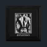 Caja De Regalo Nombre personalizado moderno Fitness Gym Man Art C<br><div class="desc">Nombre Personalizado Moderno Bodybuilding Fitness Gym Man Art Cute Gift Box. Caja de joyas de mantas de madera de keepsake de Guay con dibujos originales de arte fino de un modelo masculino masculino y atractivo, impreso en la caja de conservas. Haga clic en la imagen para personalizar rápida y fácilmente....</div>