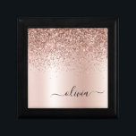 Caja De Regalo Oro Rosa - Nombre Metalizado del monograma del Pur<br><div class="desc">Oro Rosa - Purpurina de espuma metálica de Relieve metalizado de imitación rosada de Rubor Cepillado Monograma Metalizado Nombre Joyería Keepsake Box. Esto hace que la graduación perfecta, el cumpleaños, el boda, la ducha de novia, el aniversario, la ducha de bebé o la fiesta de soltera sea un regalo para...</div>